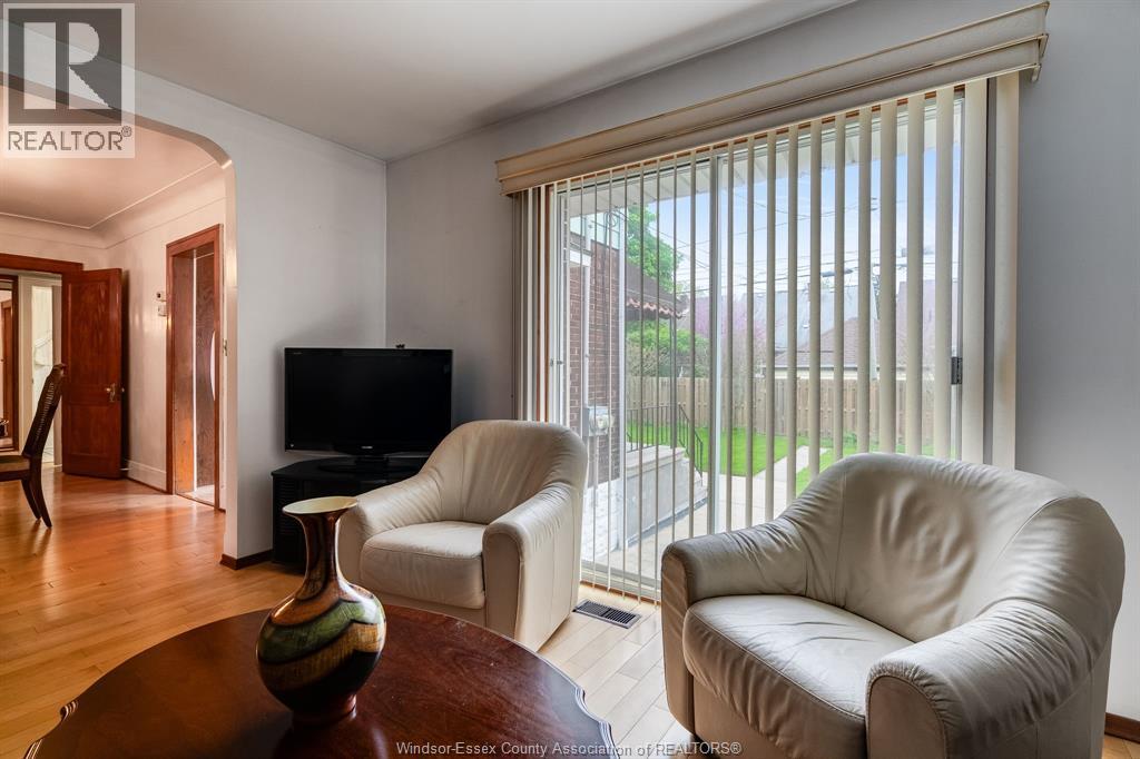 2279 Lillian Avenue, Windsor, Ontario  N8X 4B1 - Photo 9 - 26013024