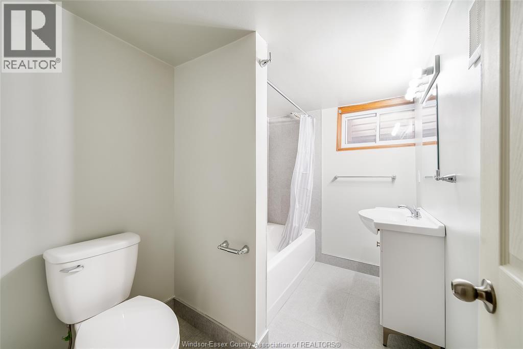 1511 Hall, Windsor, Ontario  N8X 4R6 - Photo 37 - 26013116