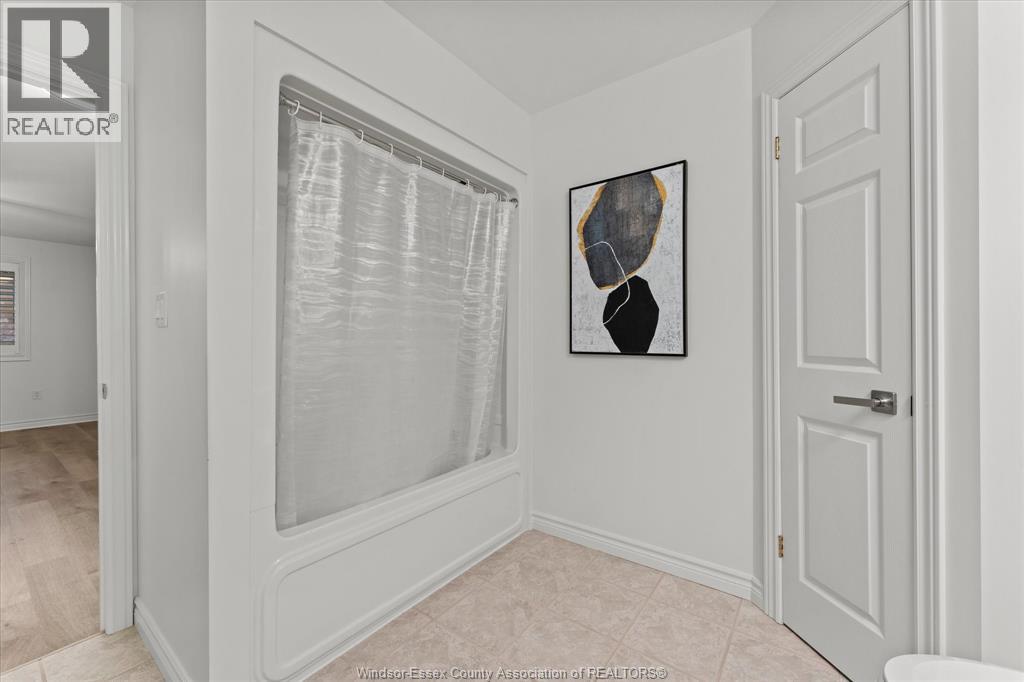 1077 Hacienda Way, Windsor, Ontario  N9G 2T7 - Photo 28 - 26013229