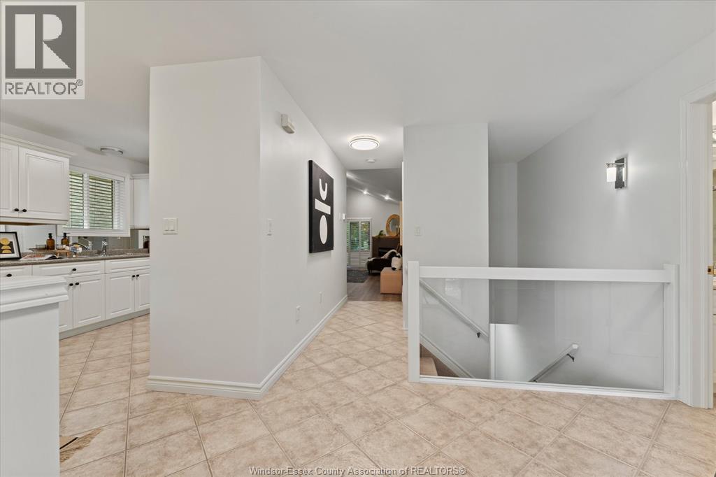 1077 Hacienda Way, Windsor, Ontario  N9G 2T7 - Photo 8 - 26013229