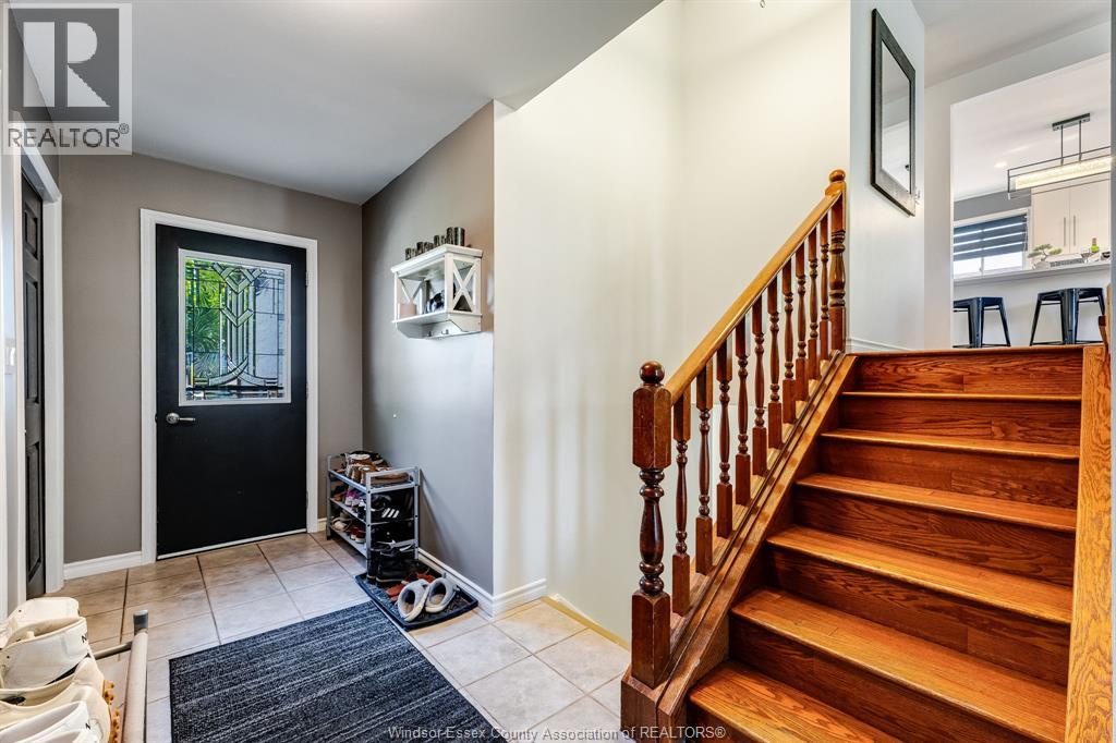1615 Elmwood Avenue, Lakeshore, Ontario  N9C 1Y6 - Photo 3 - 26013247