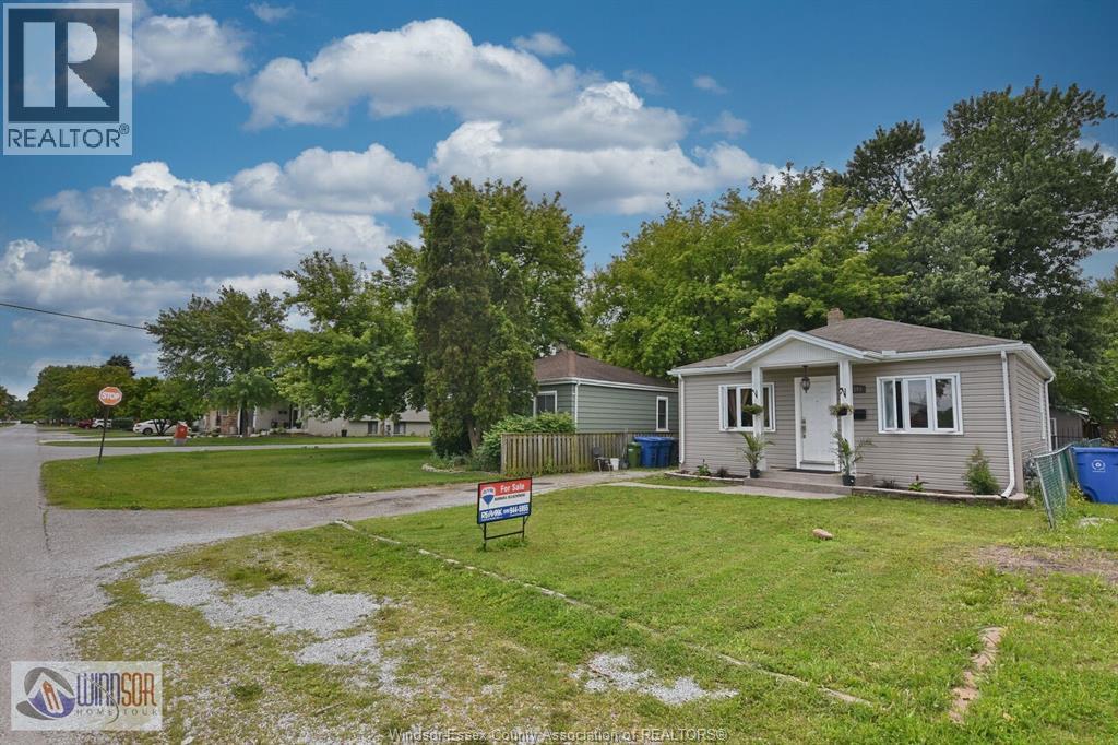 2591 Meighen Road, Windsor, Ontario  N9A 2S6 - Photo 5 - 26013264