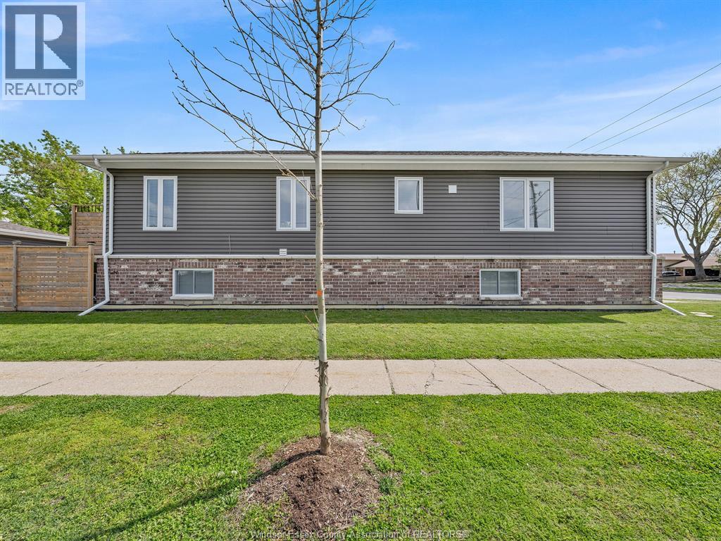 702 Lesperance Road, Tecumseh, Ontario  N8N 1W7 - Photo 4 - 26013283