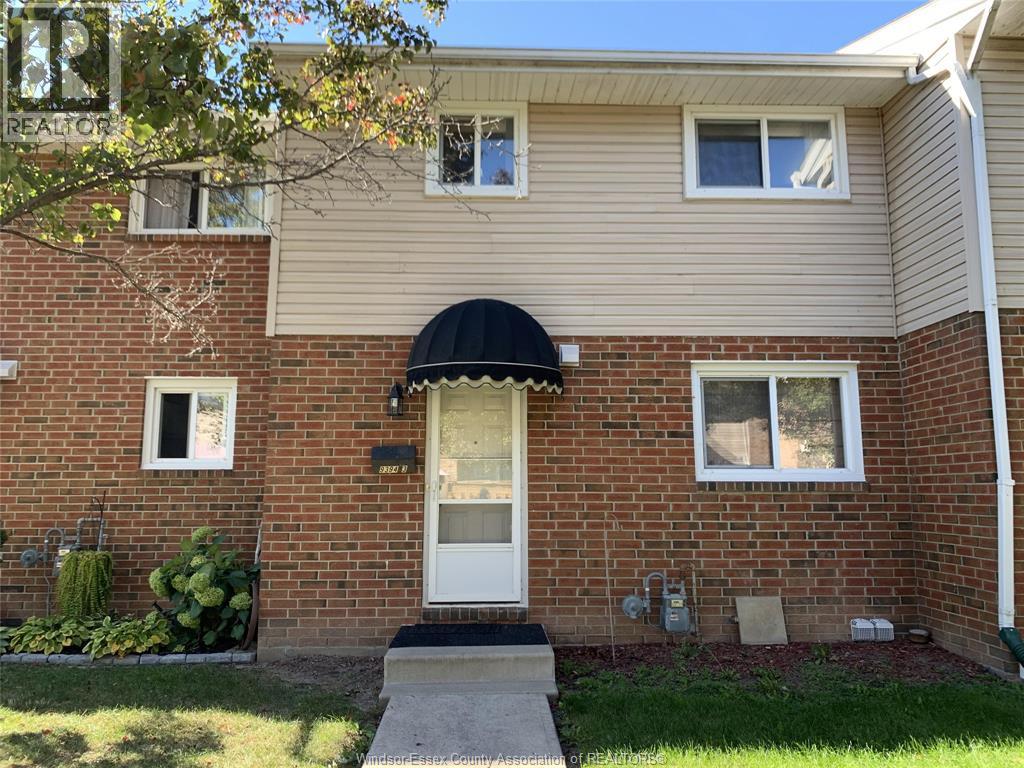 9394 Esplanade Drive Unit# 3, Windsor, Ontario  N8R 2A3 - Photo 1 - 26013386