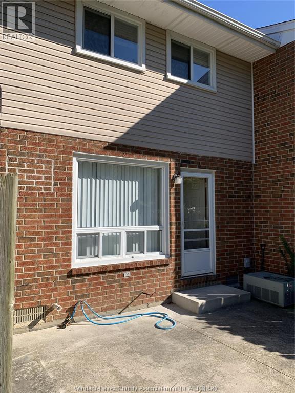 9394 Esplanade Drive Unit# 3, Windsor, Ontario  N8R 2A3 - Photo 18 - 26013386
