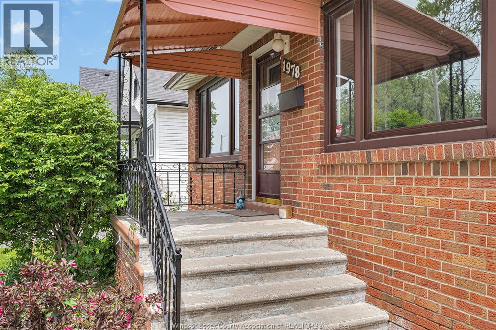 1978 Bernard Road, Windsor, Ontario  N8W 4R5 - Photo 4 - 26013407