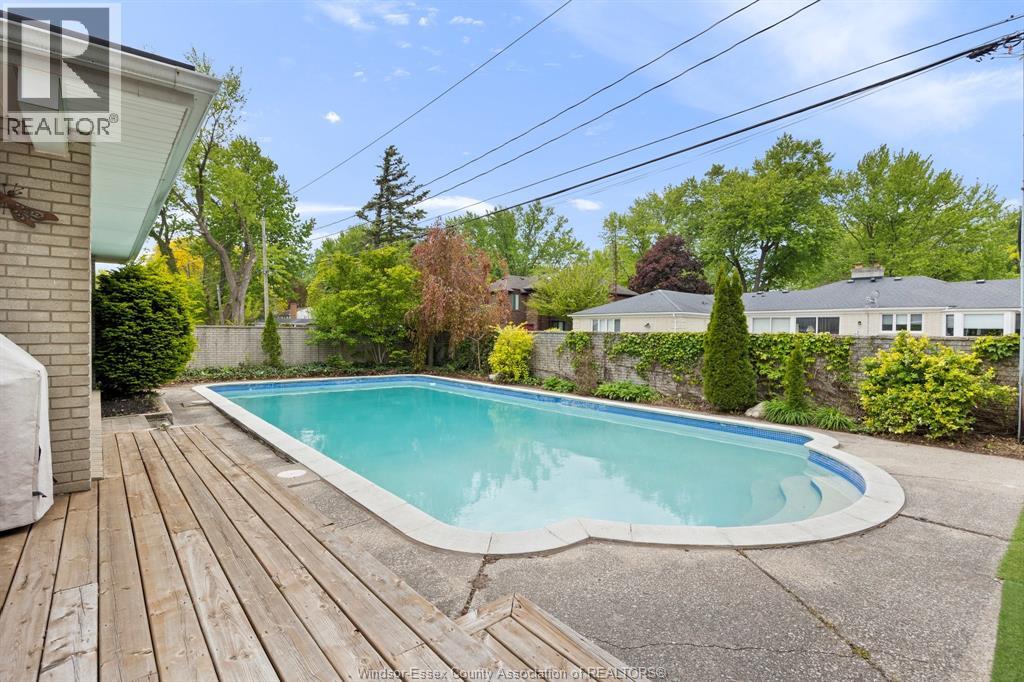 3521 Ouellette, Windsor, Ontario  N9E 3M3 - Photo 29 - 26013396