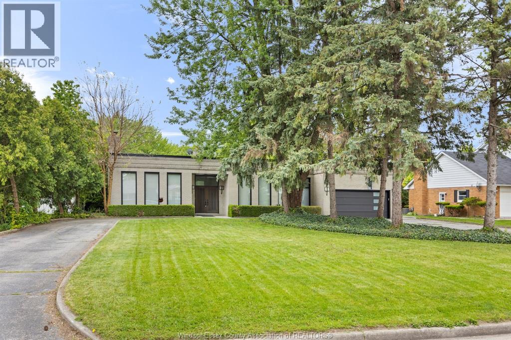 3521 Ouellette, Windsor, Ontario  N9E 3M3 - Photo 35 - 26013396