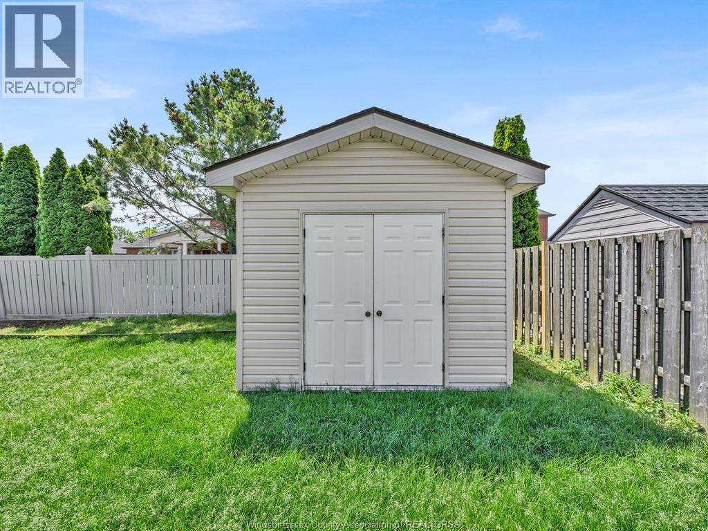 1049 Huntington Boulevard, Lakeshore, Ontario  N0R 1A0 - Photo 47 - 26013405