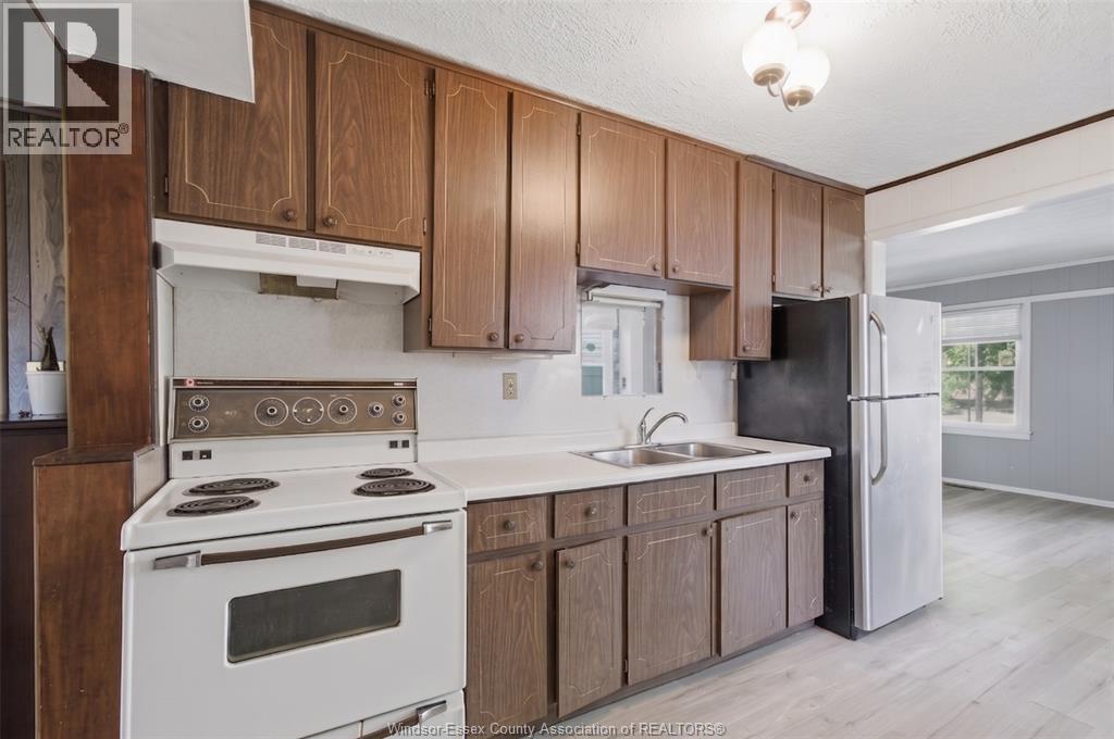 2209 Forest, Windsor, Ontario  N8W 2G7 - Photo 9 - 26013500