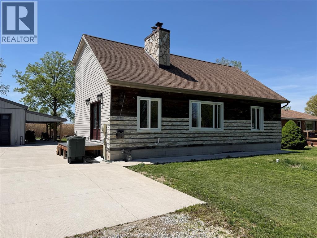 2040 Front Road North, Amherstburg, Ontario  N9V 3R3 - Photo 2 - 26013516