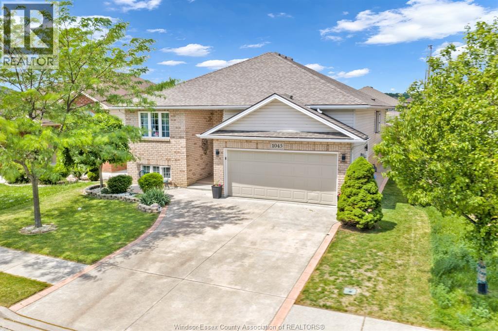 1045 CLOVER AVENUE, Windsor, Ontario