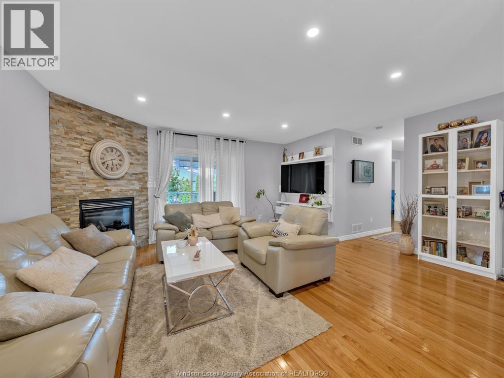 1045 Clover Avenue, Windsor, Ontario  N8P 1V8 - Photo 10 - 26013571