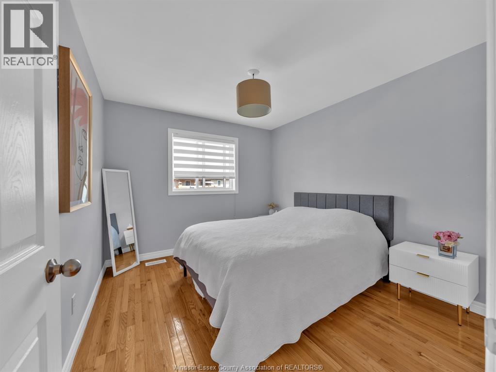 1045 Clover Avenue, Windsor, Ontario  N8P 1V8 - Photo 14 - 26013571