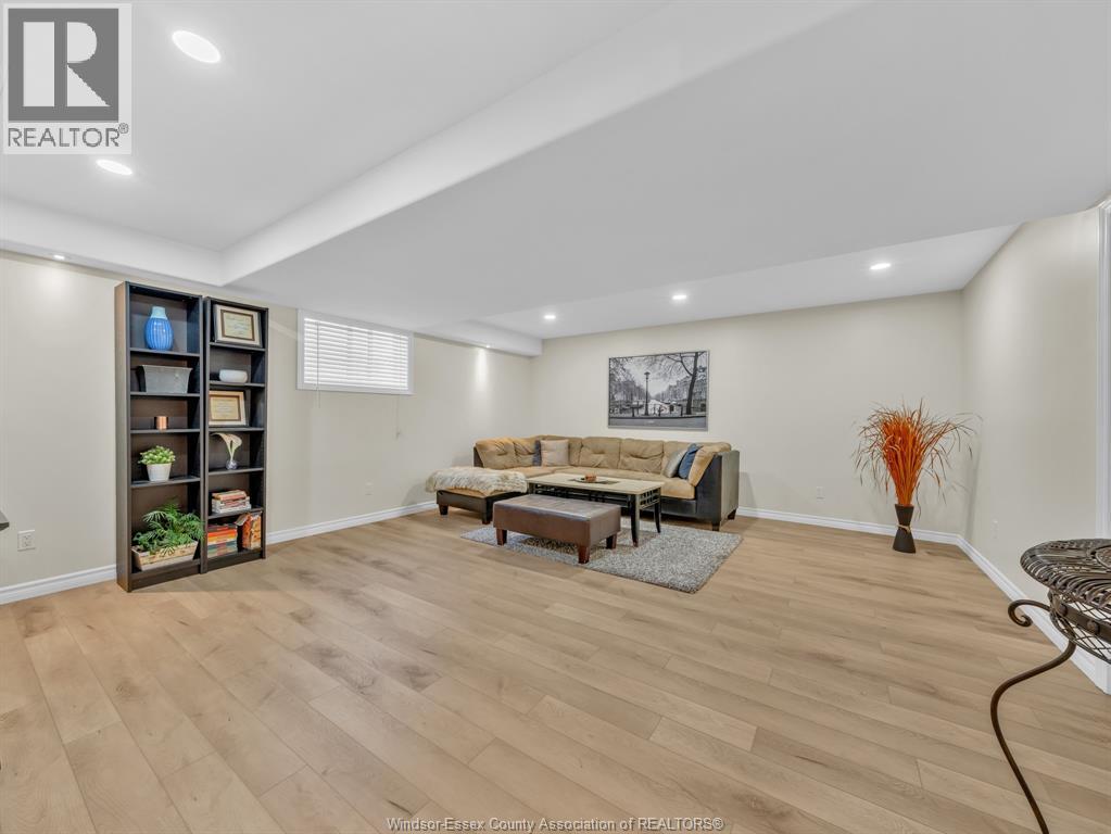1045 Clover Avenue, Windsor, Ontario  N8P 1V8 - Photo 17 - 26013571