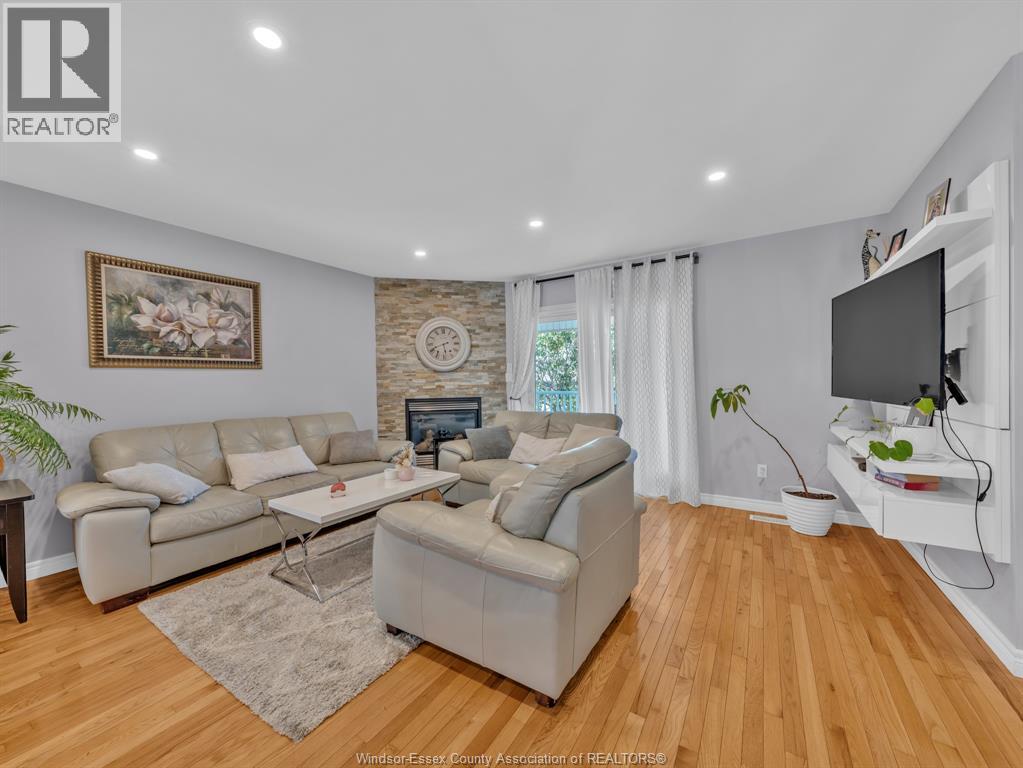 1045 Clover Avenue, Windsor, Ontario  N8P 1V8 - Photo 6 - 26013571