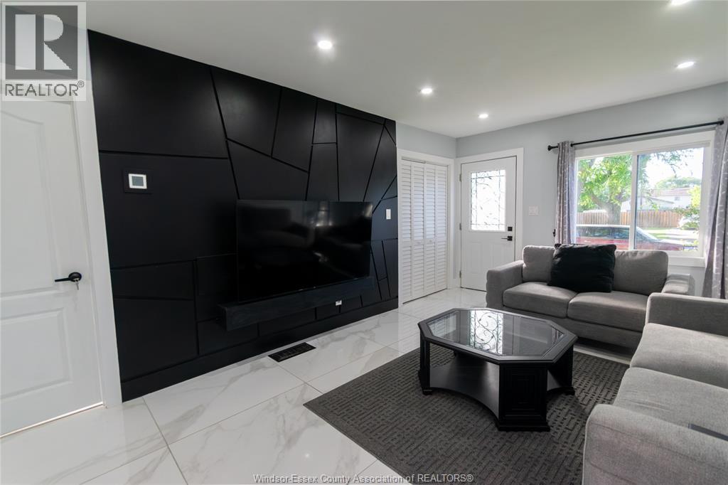 629 Stanley, Windsor, Ontario  N8X 3B3 - Photo 4 - 26013538