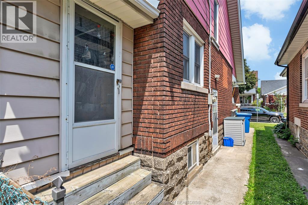 1407 Hall, Windsor, Ontario  N8X 4R5 - Photo 6 - 26013688
