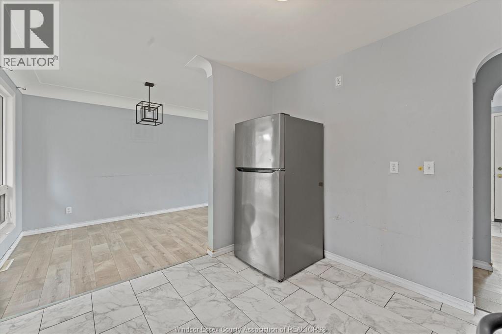 4065 Dougall, Windsor, Ontario  N9G 1X4 - Photo 12 - 26013713
