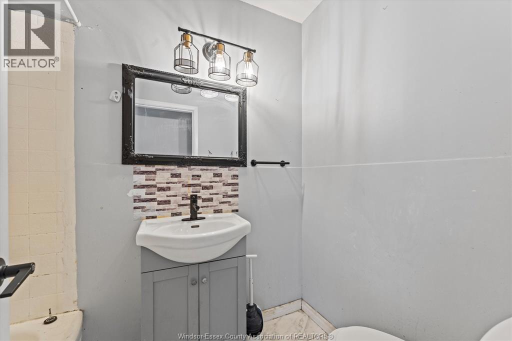 4065 Dougall, Windsor, Ontario  N9G 1X4 - Photo 18 - 26013713