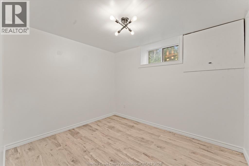 4065 Dougall, Windsor, Ontario  N9G 1X4 - Photo 23 - 26013713