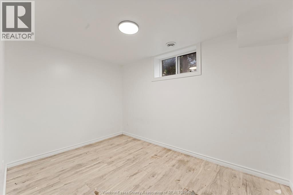 4065 Dougall, Windsor, Ontario  N9G 1X4 - Photo 24 - 26013713