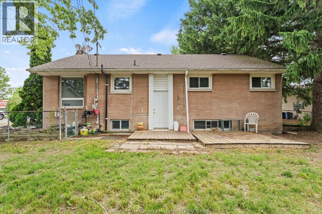 4065 Dougall, Windsor, Ontario  N9G 1X4 - Photo 29 - 26013713