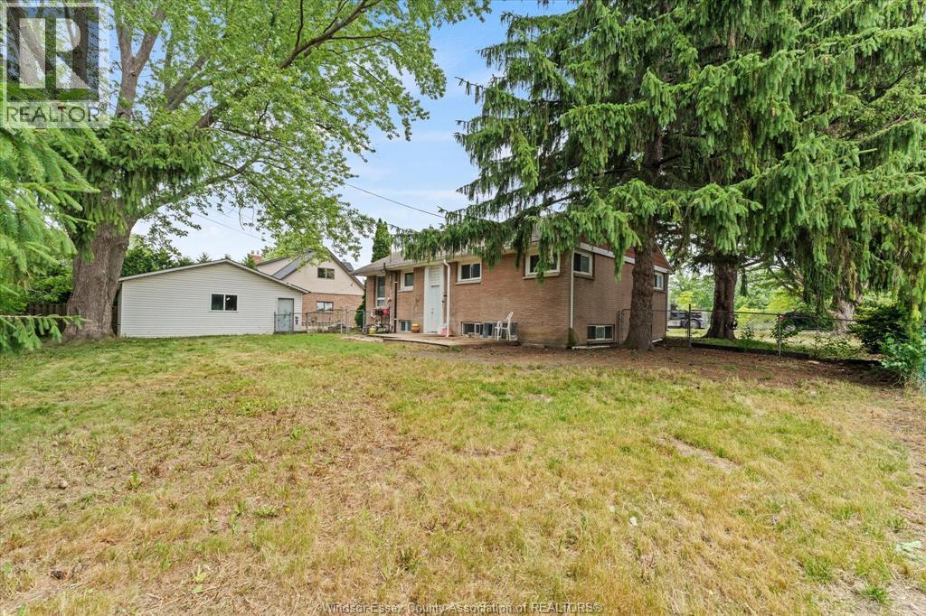 4065 Dougall, Windsor, Ontario  N9G 1X4 - Photo 32 - 26013713