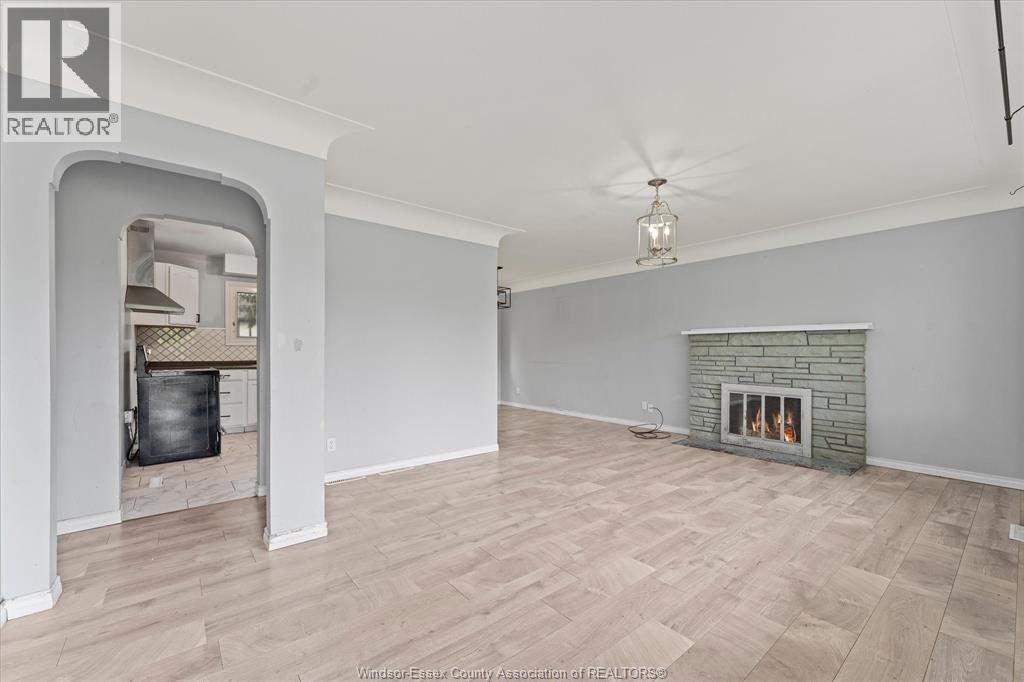 4065 Dougall, Windsor, Ontario  N9G 1X4 - Photo 6 - 26013713