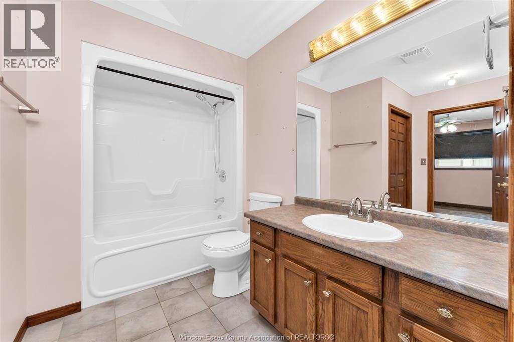 3438 Treeline Court, Windsor, Ontario  N8R 2K3 - Photo 17 - 26013789