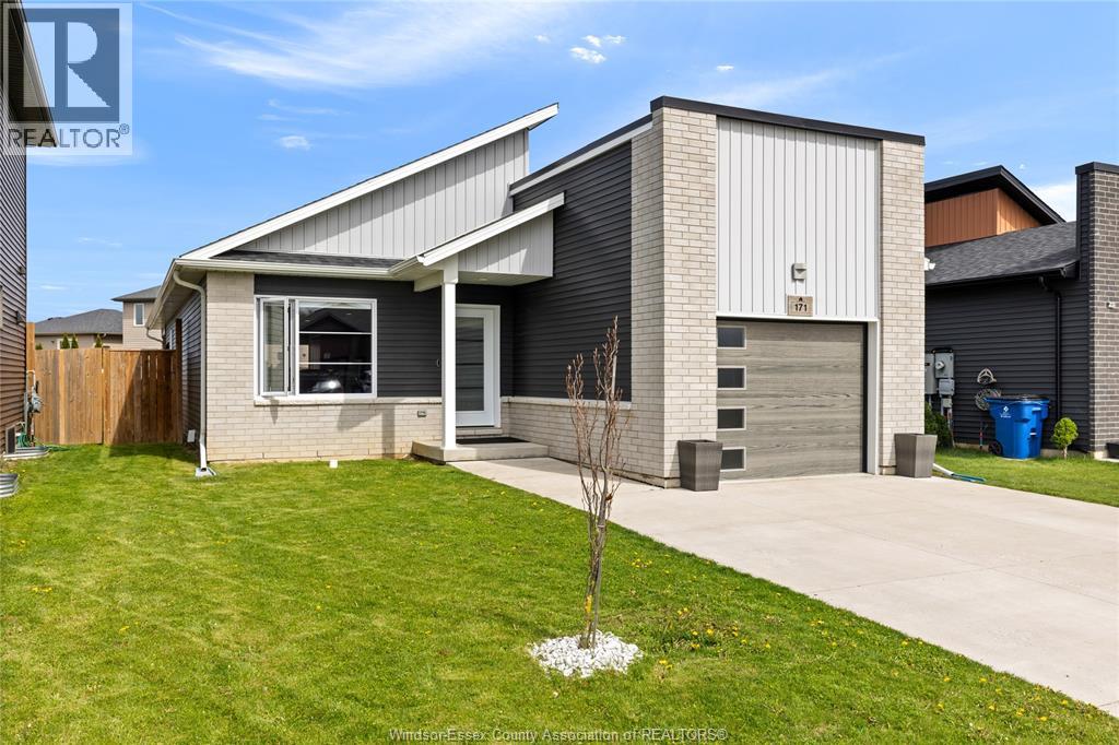 171 Moonstone, Chatham, Ontario  N7M 0S1 - Photo 1 - 26013785
