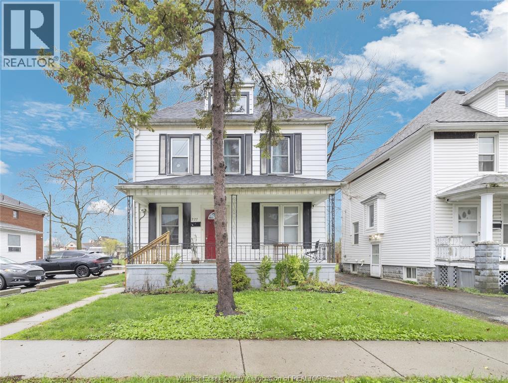 227 BRIDGE AVENUE, Windsor, Ontario