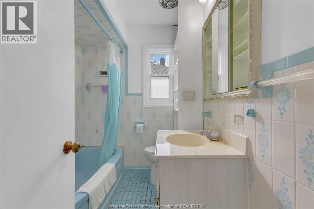 3331 Longfellow, Windsor, Ontario  N9E 2L7 - Photo 16 - 26013843