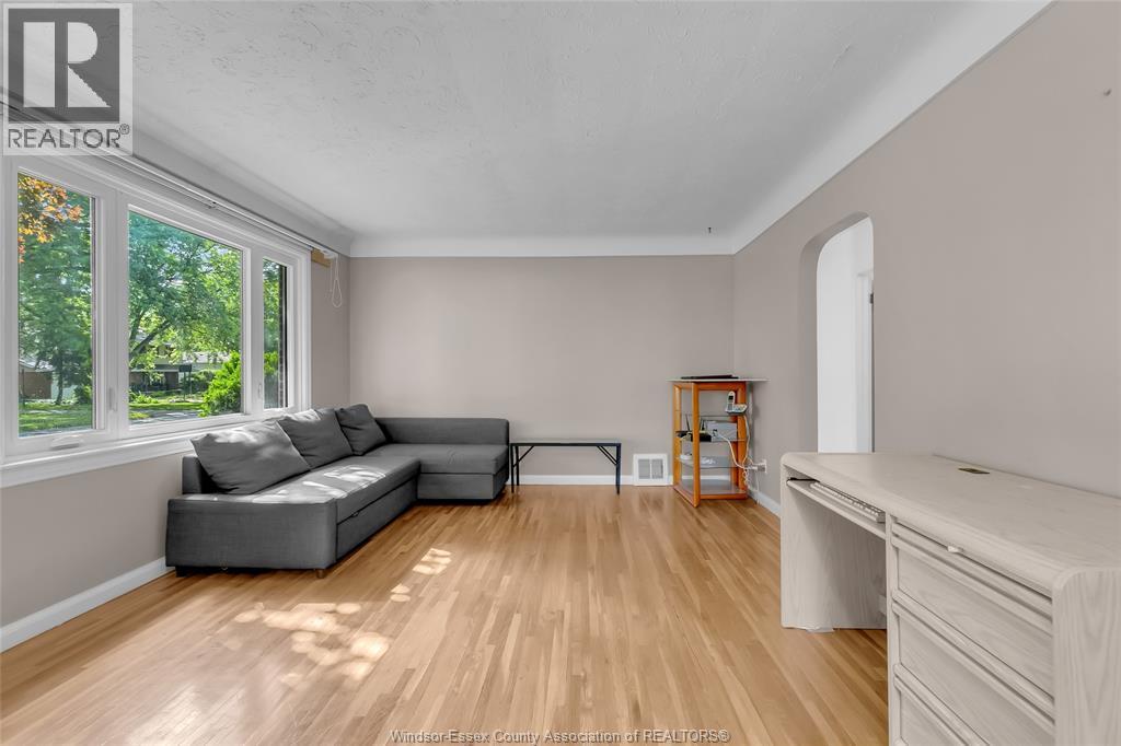3331 Longfellow, Windsor, Ontario  N9E 2L7 - Photo 8 - 26013843