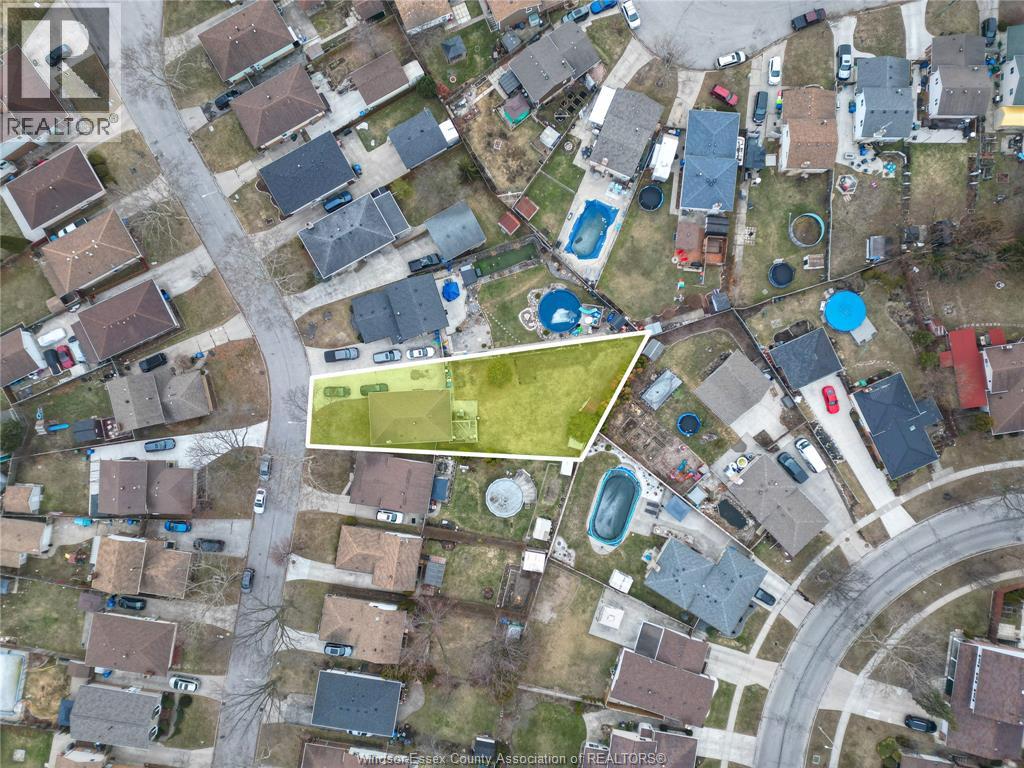 9606 Avery Lane, Windsor, Ontario  N8R 2A2 - Photo 2 - 26013881