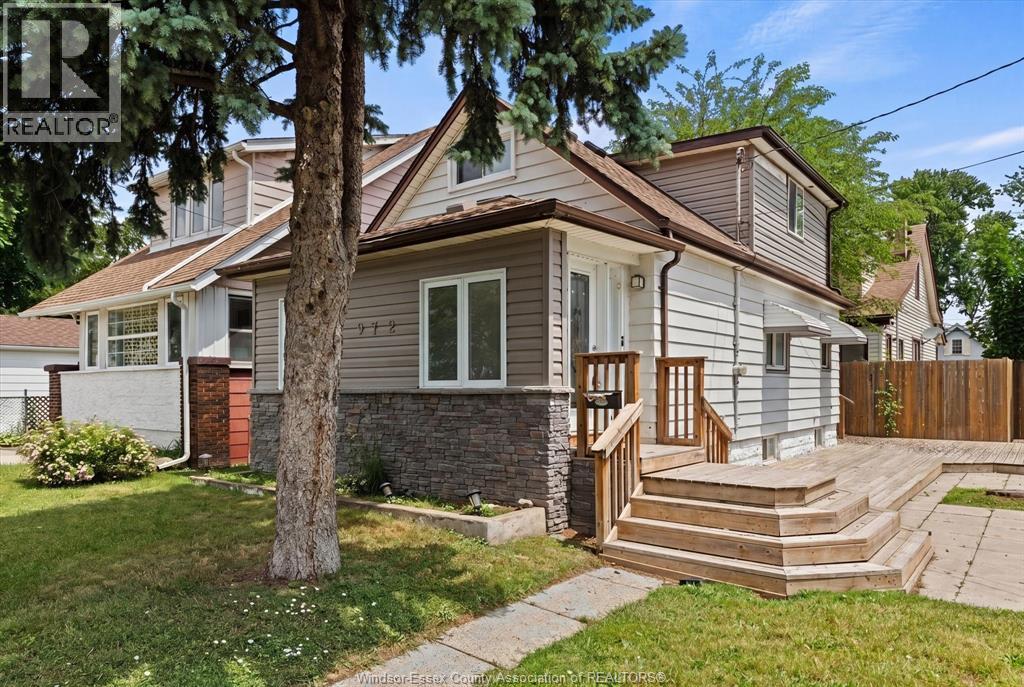 972 Wellington Avenue, Windsor, Ontario  N9A 5J8 - Photo 3 - 26013902