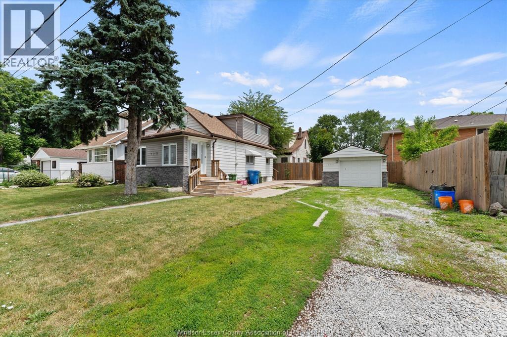 972 Wellington Avenue, Windsor, Ontario  N9A 5J8 - Photo 4 - 26013902