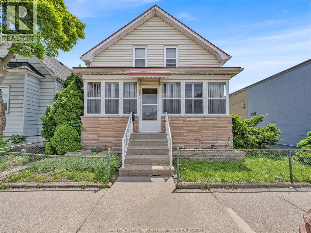 1221 ERIE, Windsor, Ontario