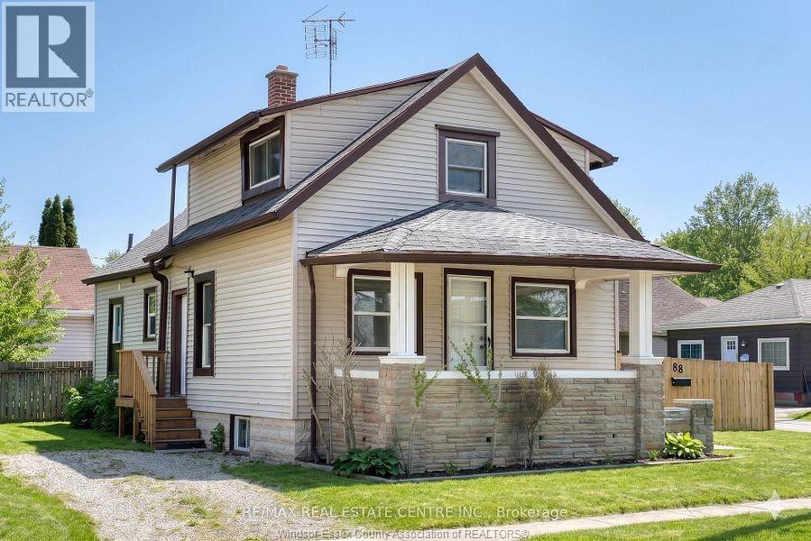 88 LORNE, Chatham, Ontario