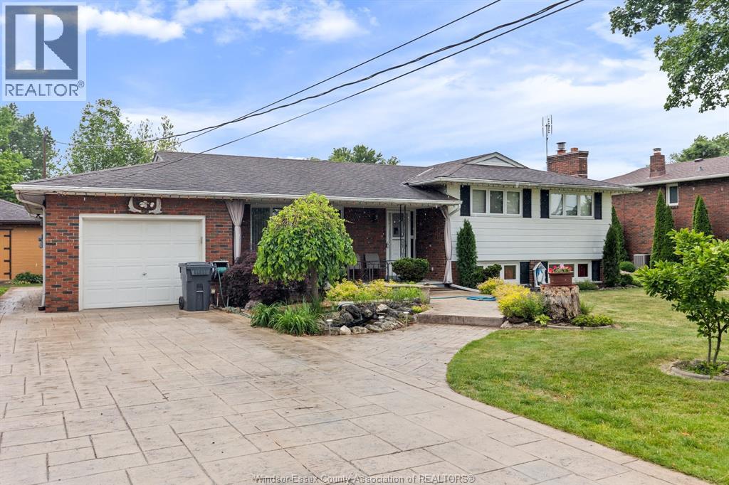 3325 BASELINE ROAD, Windsor, Ontario