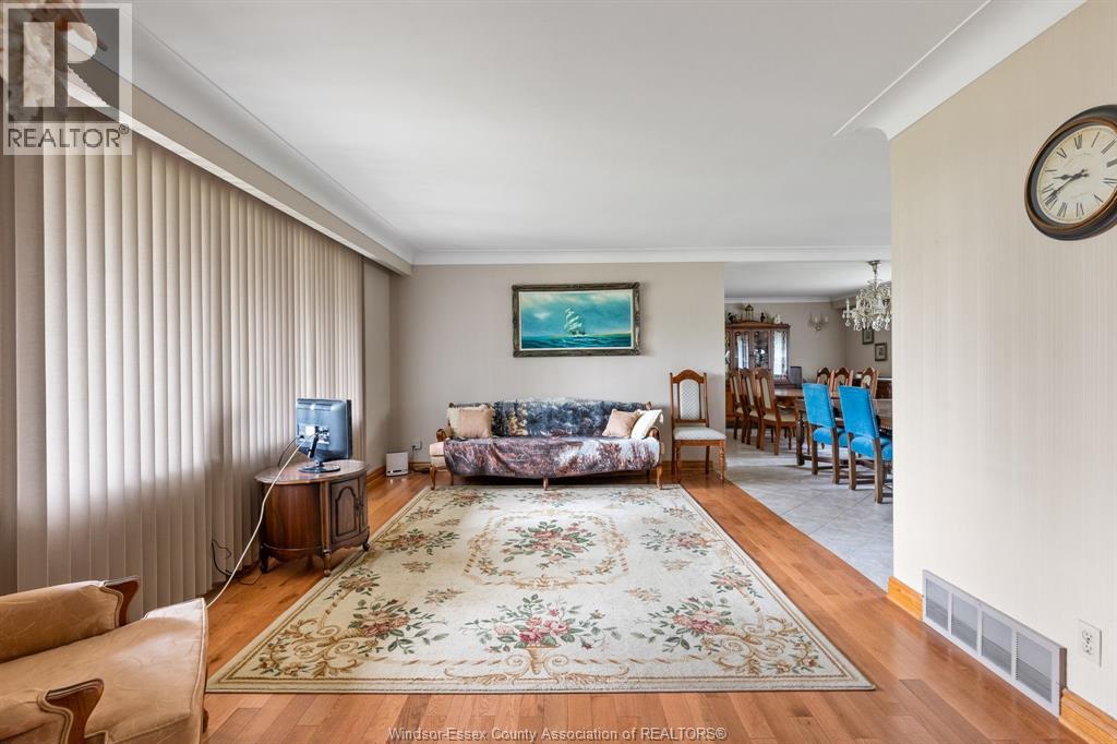 3325 Baseline Road, Windsor, Ontario  N9V 0A2 - Photo 3 - 26013986