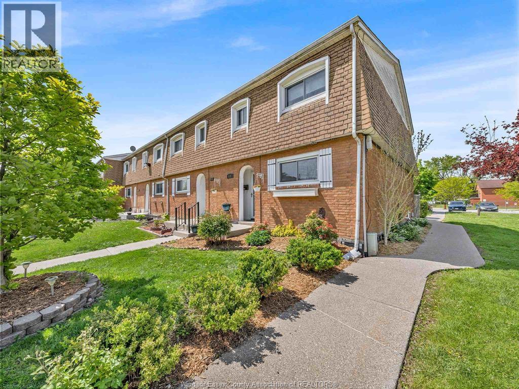 5501 Empress Street, Windsor, Ontario  N8T 3B2 - Photo 2 - 26013799