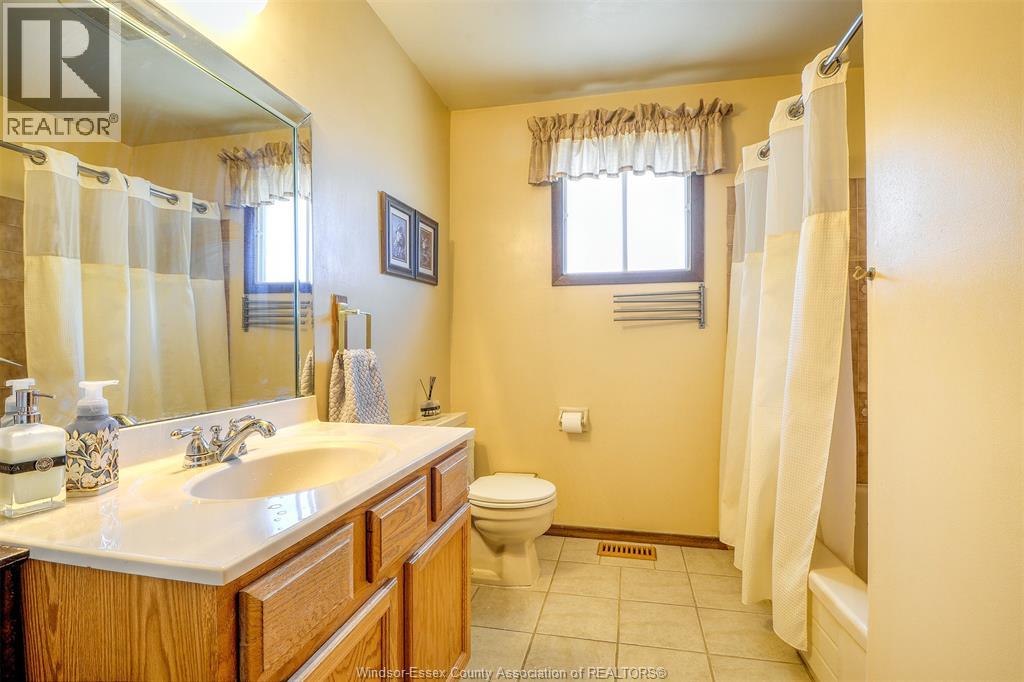 1651 Courtland, Windsor, Ontario  N8T 3K5 - Photo 9 - 26014080