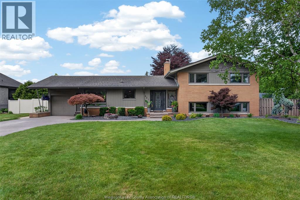 421 Arlington, Tecumseh, Ontario  N8N 2K1 - Photo 4 - 26012899