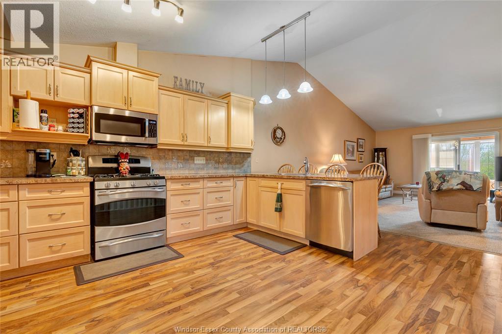 58 Queen's Hill, Leamington, Ontario  N8H 5M5 - Photo 4 - 26014126