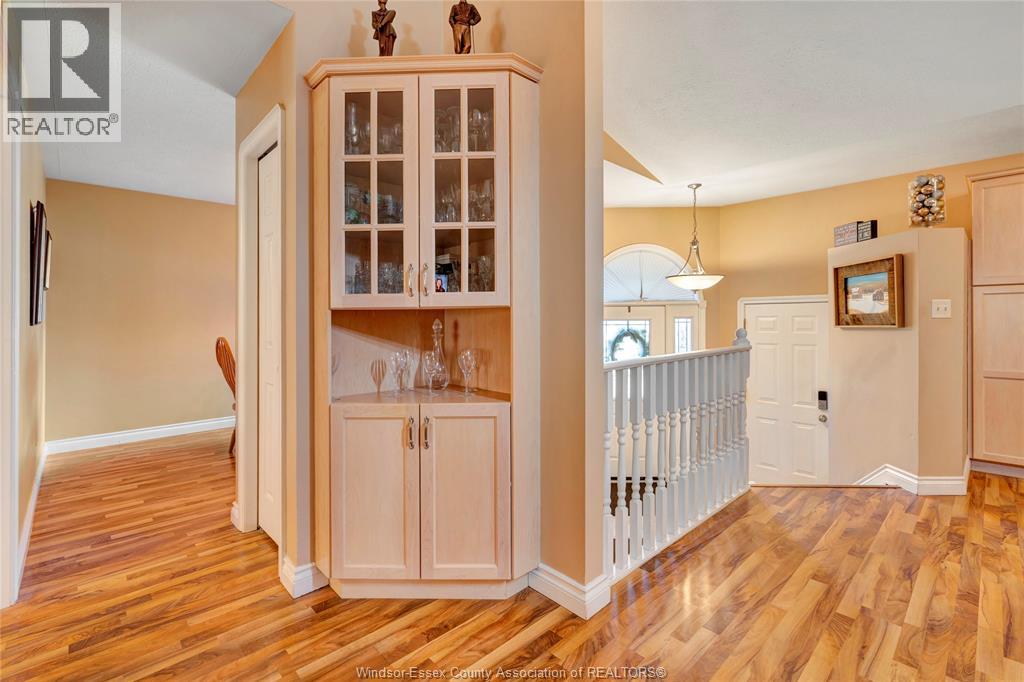 58 Queen's Hill, Leamington, Ontario  N8H 5M5 - Photo 6 - 26014126