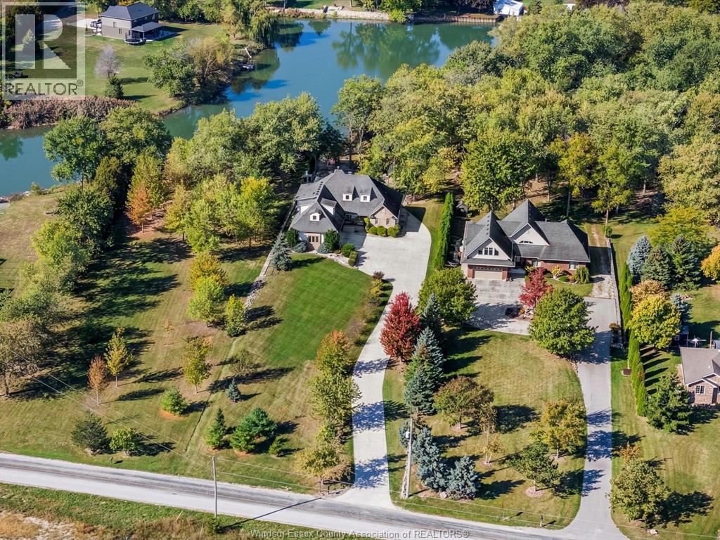 427 East Ruscom River, Lakeshore, Ontario  N0R 1S0 - Photo 2 - 26014130