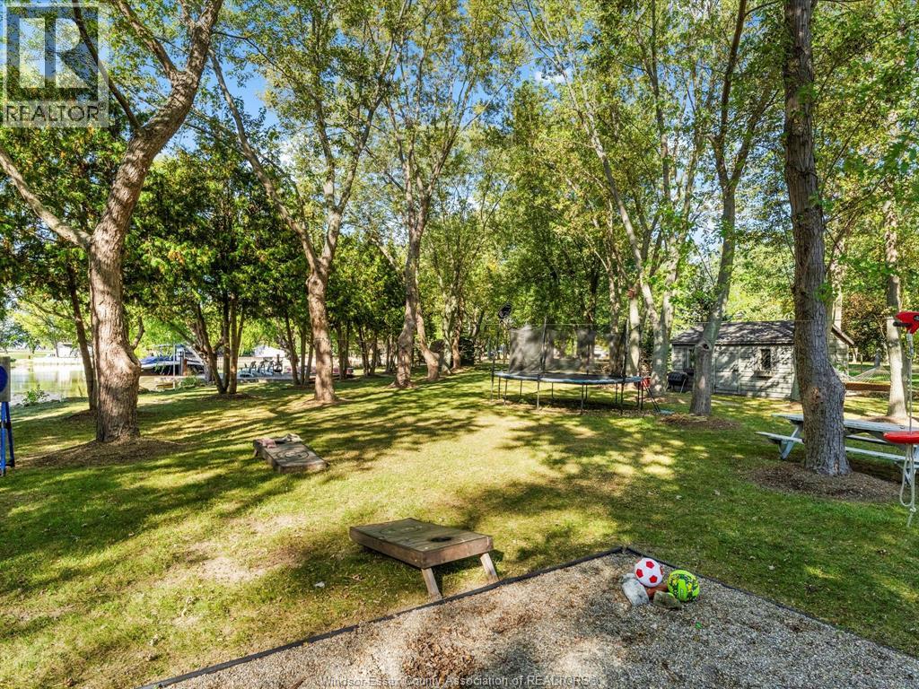 427 East Ruscom River, Lakeshore, Ontario  N0R 1S0 - Photo 38 - 26014130