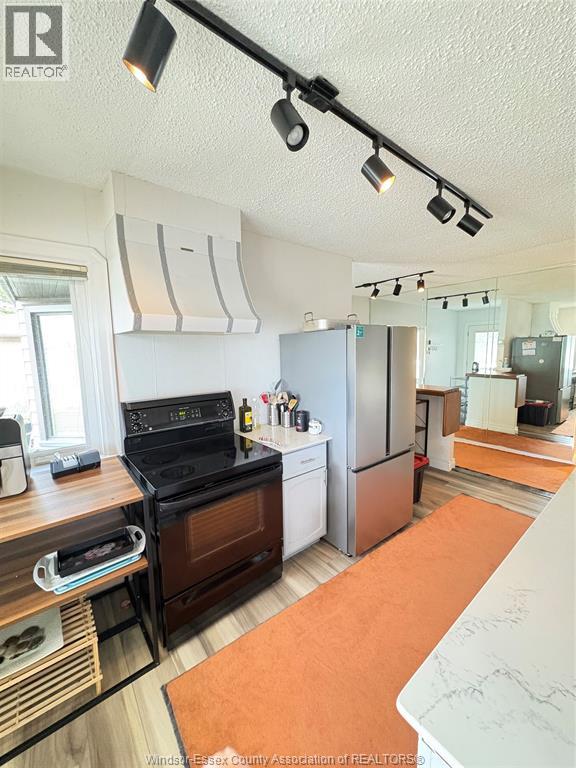 2437 Riverside Drive West, Windsor, Ontario  N9B 1B2 - Photo 12 - 26014077