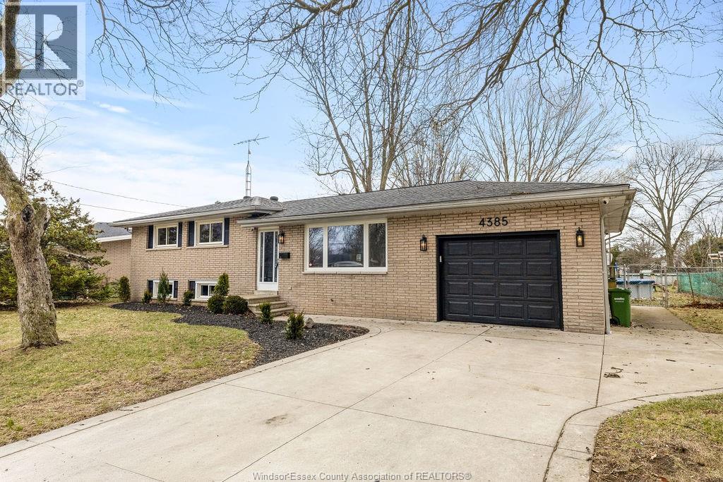 4385 Huron Church Line Road, Lasalle, Ontario  N8H 1H3 - Photo 4 - 26014159